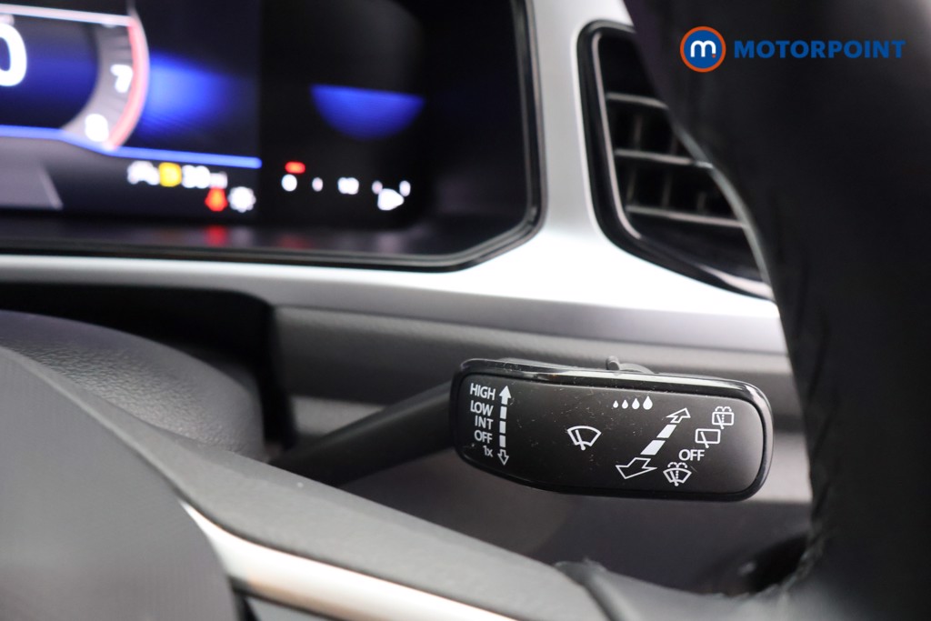 Volkswagen T-Roc Life Manual Petrol SUV - Stock Number (1586776) - 6th supplementary image