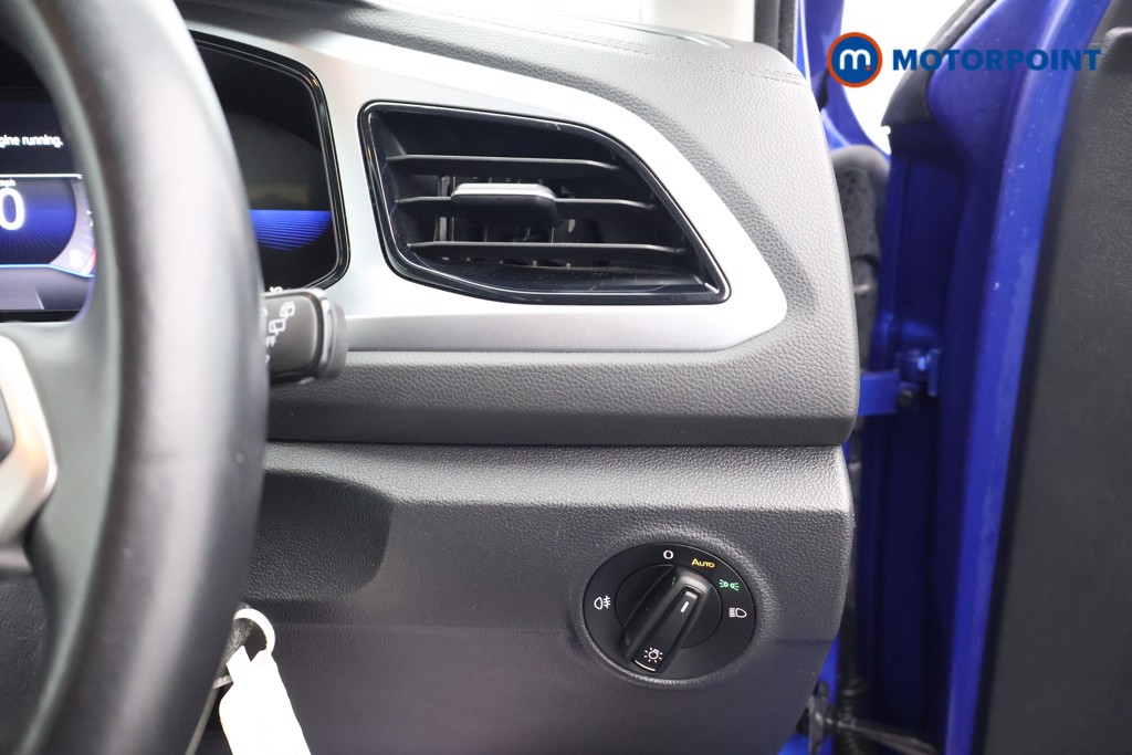 Volkswagen T-Roc Life Manual Petrol SUV - Stock Number (1586776) - 7th supplementary image