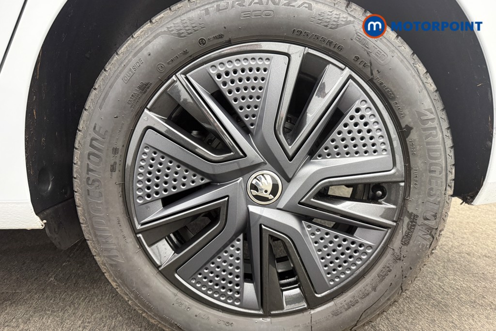 Skoda Fabia Colour Edition Manual Petrol Hatchback - Stock Number (1587096) - 12th supplementary image