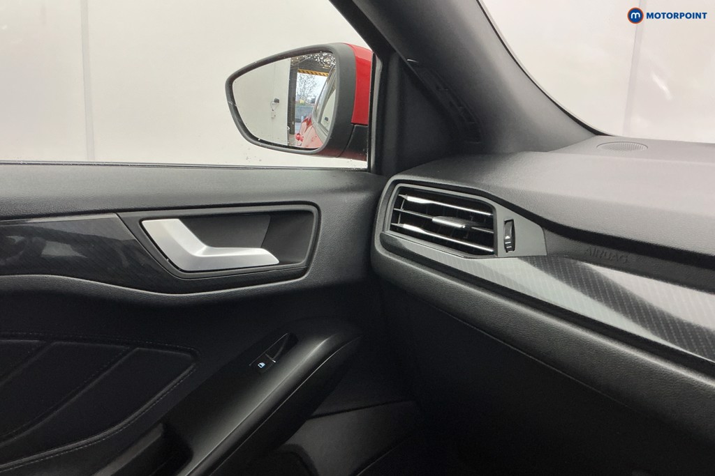 Ford Focus St-Line Vignale Automatic Diesel Hatchback - Stock Number (1587690) - 15th supplementary image