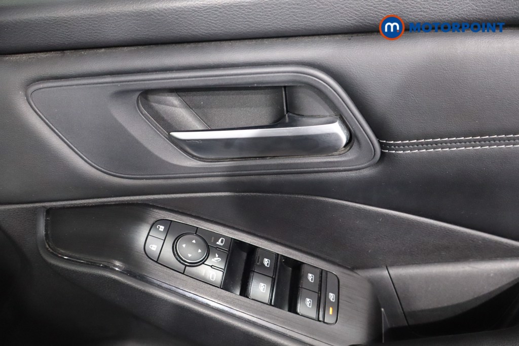 Nissan Qashqai Acenta Premium Manual Petrol SUV - Stock Number (1588378) - 21st supplementary image