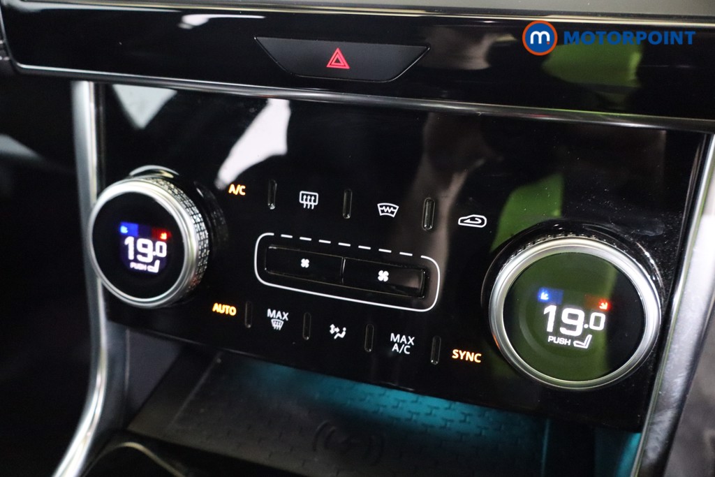 Jaguar XE R-Dynamic Se Black Automatic Diesel Saloon - Stock Number (1588617) - 11th supplementary image