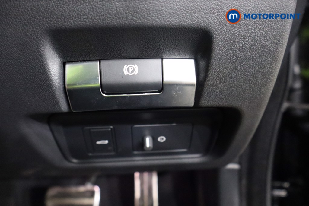 Jaguar XE R-Dynamic Se Black Automatic Diesel Saloon - Stock Number (1588617) - 17th supplementary image