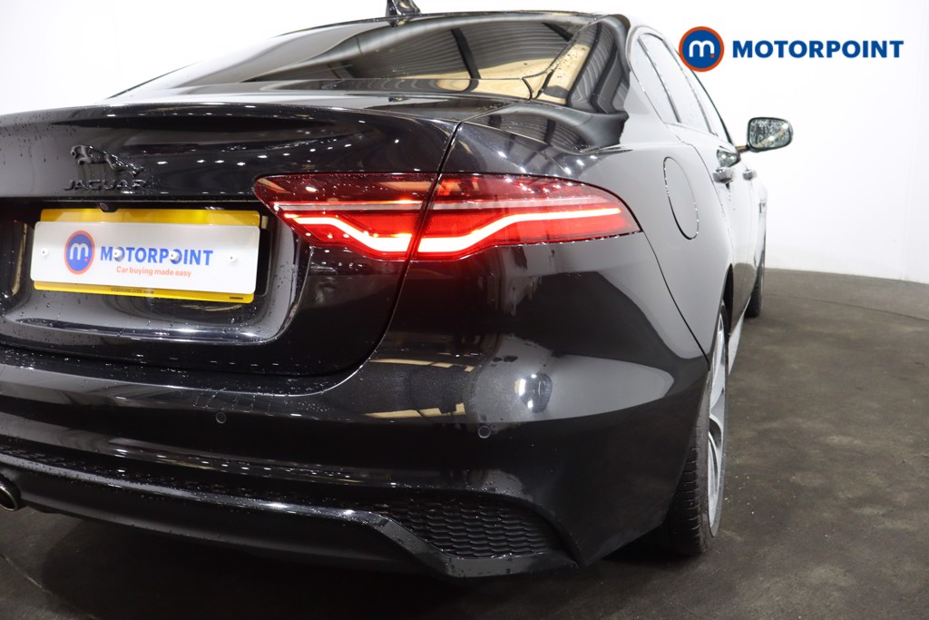Jaguar XE R-Dynamic Se Black Automatic Diesel Saloon - Stock Number (1588617) - 32nd supplementary image