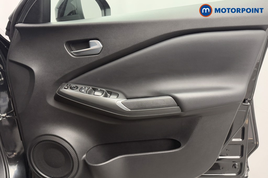 Nissan Juke Acenta Premium Manual Petrol SUV - Stock Number (1589346) - 16th supplementary image