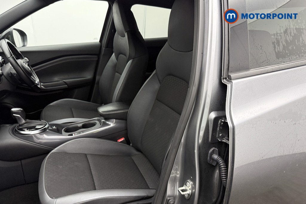 Nissan Juke N-Connecta Automatic Petrol SUV - Stock Number (1590215) - 2nd supplementary image