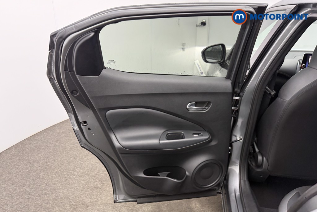 Nissan Juke N-Connecta Automatic Petrol SUV - Stock Number (1590215) - 7th supplementary image
