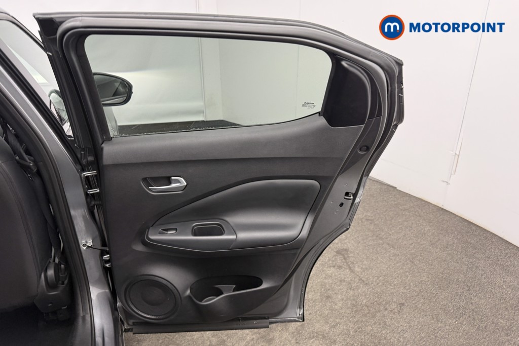 Nissan Juke N-Connecta Automatic Petrol SUV - Stock Number (1590215) - 15th supplementary image