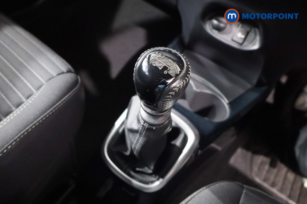 Toyota Yaris Bi-Tone Manual Petrol Hatchback - Stock Number (1590660) - 14th supplementary image