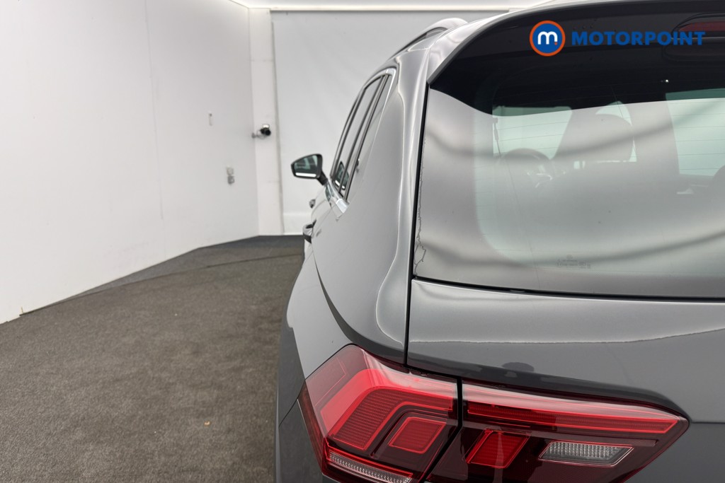 Volkswagen Tiguan R-Line Automatic Diesel SUV - Stock Number (1591493) - 5th supplementary image