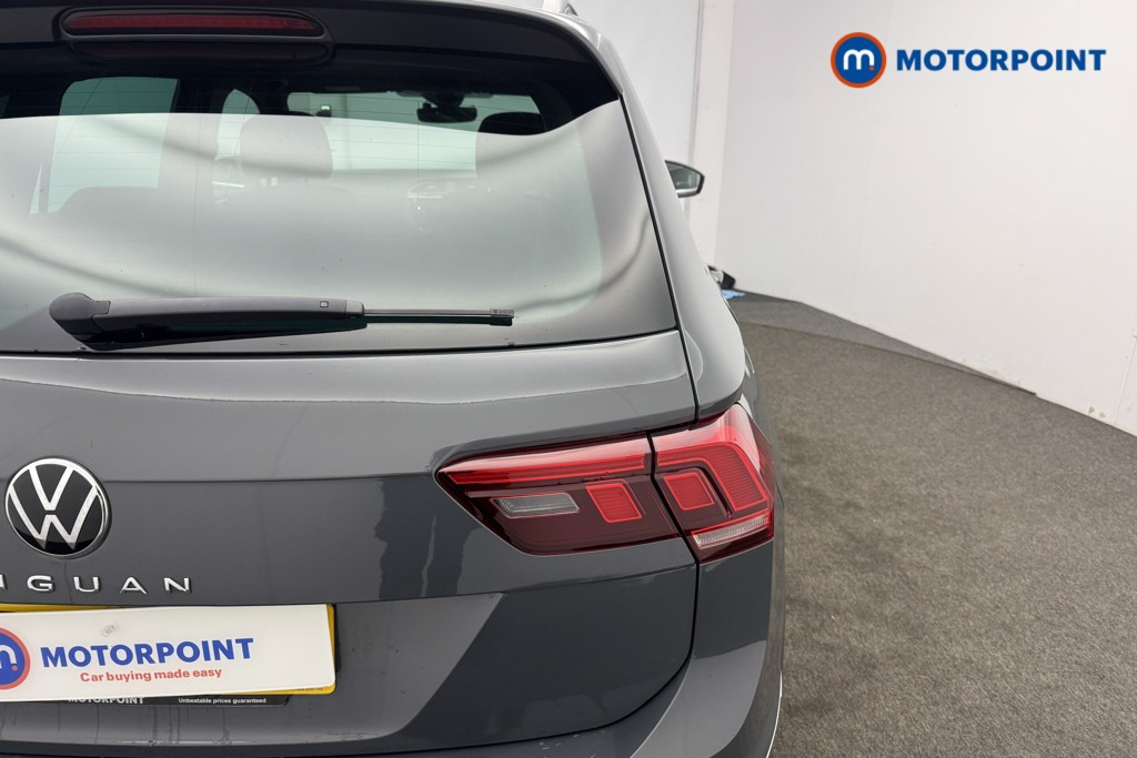 Volkswagen Tiguan R-Line Automatic Diesel SUV - Stock Number (1591493) - 9th supplementary image