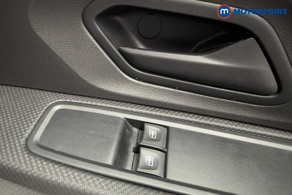 Dacia Sandero Essential Manual Petrol Hatchback - Stock Number (1591641) - 14th supplementary image