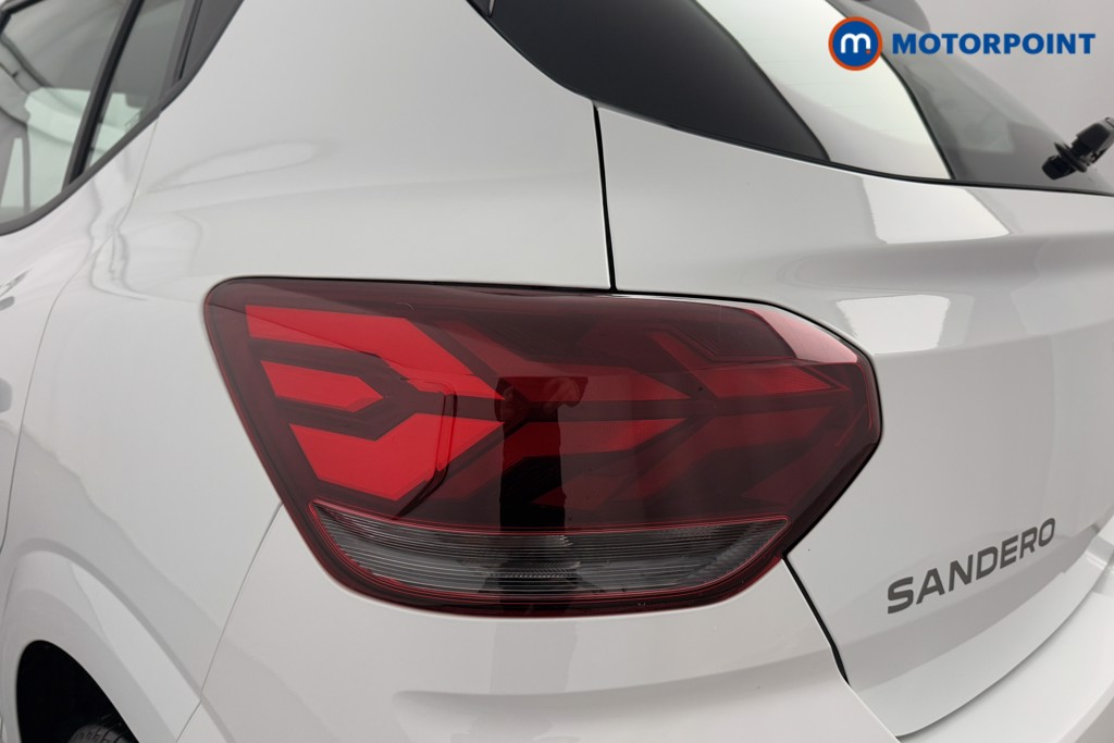 Dacia Sandero Essential Manual Petrol Hatchback - Stock Number (1591641) - 20th supplementary image