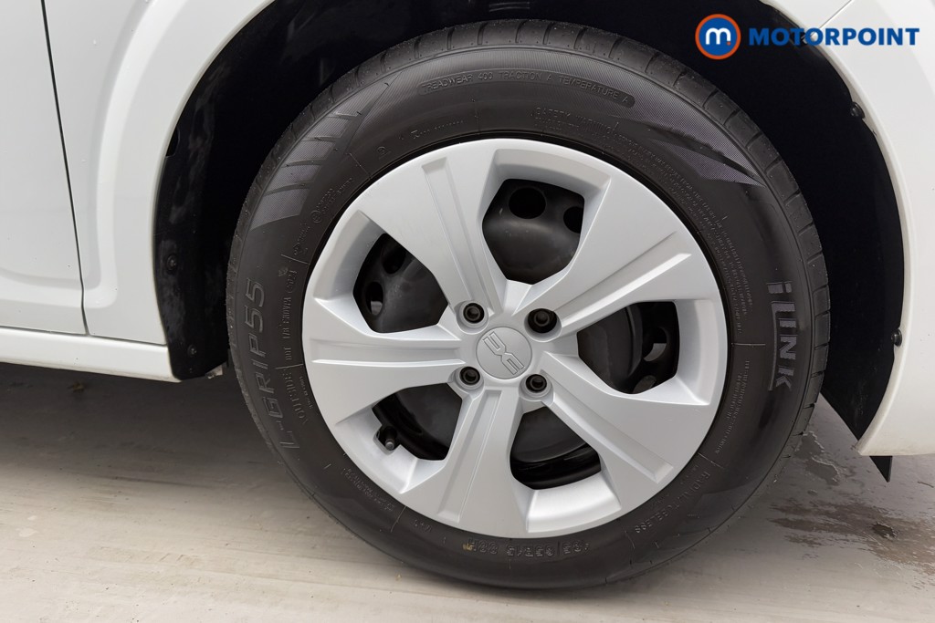 Dacia Sandero Essential Manual Petrol Hatchback - Stock Number (1591641) - 25th supplementary image