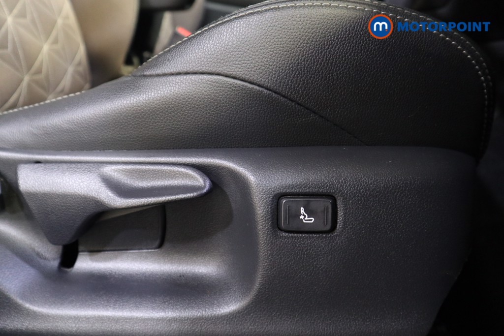 Toyota Yaris Cross Excel Automatic Petrol-Electric Hybrid Estate - Stock Number (1591868) - 14th supplementary image