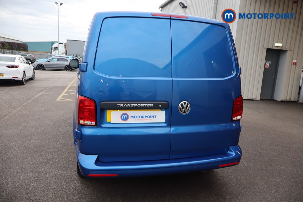 Volkswagen Transporter Highline Automatic Diesel Panel Van - Stock Number (1592314) - Passenger side