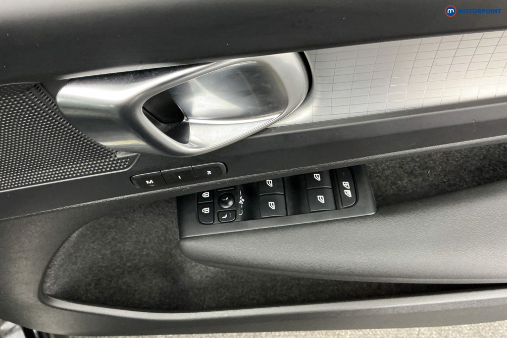 Volvo Xc40 Plus Automatic Petrol Plug-In Hybrid SUV - Stock Number (1593447) - 21st supplementary image