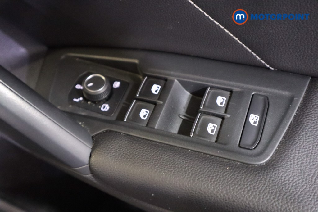 Volkswagen Tiguan R-Line Automatic Diesel SUV - Stock Number (1593537) - 11th supplementary image