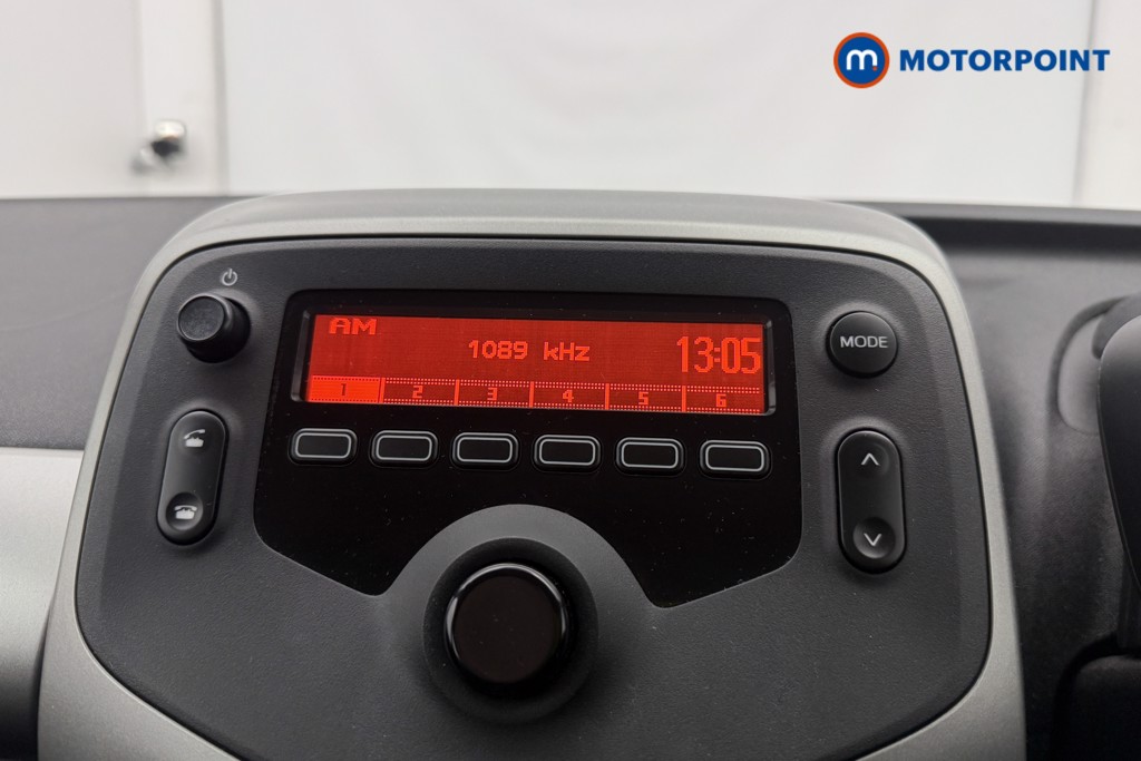 Toyota Aygo X-Play Manual Petrol Hatchback - Stock Number (1576565) - 2nd supplementary image