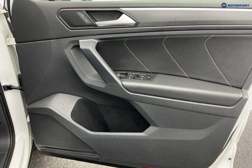 Volkswagen Tiguan R-Line Automatic Diesel SUV - Stock Number (1584796) - 16th supplementary image