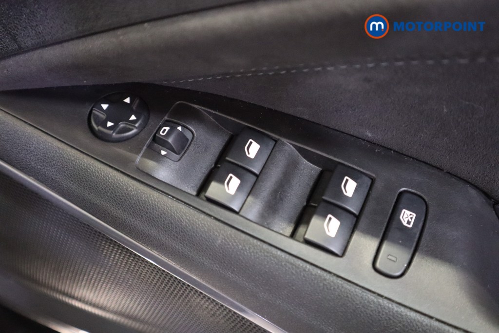 Vauxhall Crossland Ultimate Automatic Petrol SUV - Stock Number (1593111) - 12th supplementary image