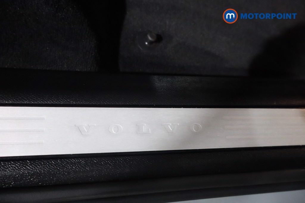 Volvo Xc60 Plus Automatic Petrol SUV - Stock Number (1593184) - 22nd supplementary image