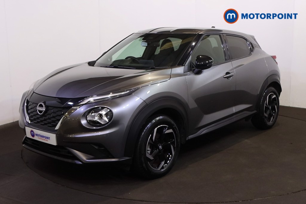 Nissan Juke N-Connecta Automatic Petrol-Electric Hybrid SUV - Stock Number (1593287) - Passenger side front corner