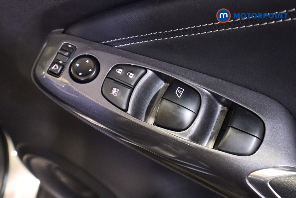 Nissan Juke N-Connecta Automatic Petrol-Electric Hybrid SUV - Stock Number (1593287) - 12th supplementary image