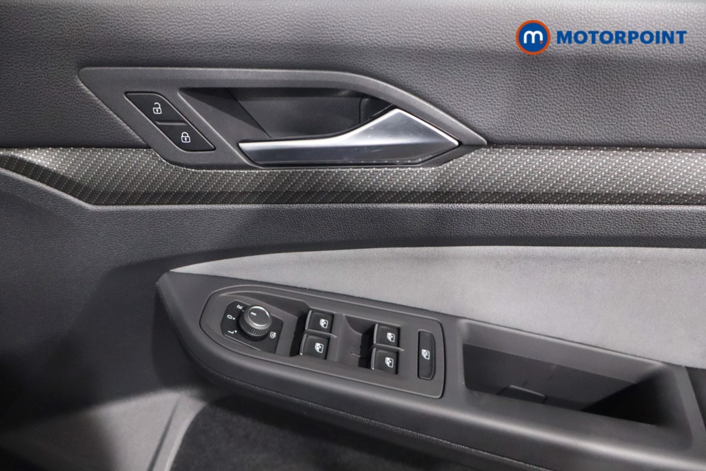 Volkswagen Golf R-Line Automatic Petrol Hatchback - Stock Number (1594798) - 21st supplementary image