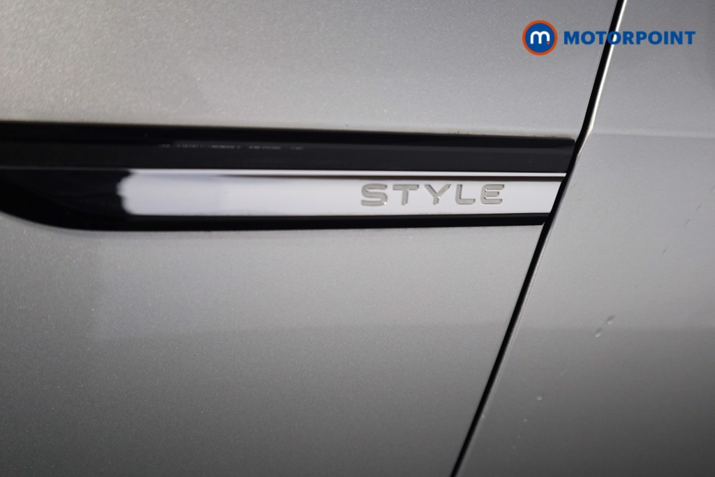 Volkswagen Golf Style Manual Petrol Hatchback - Stock Number (1594815) - 30th supplementary image