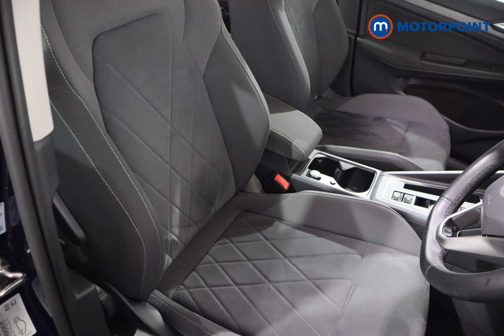 Volkswagen Golf Style Automatic Petrol Hatchback - Stock Number (1594905) - 23rd supplementary image