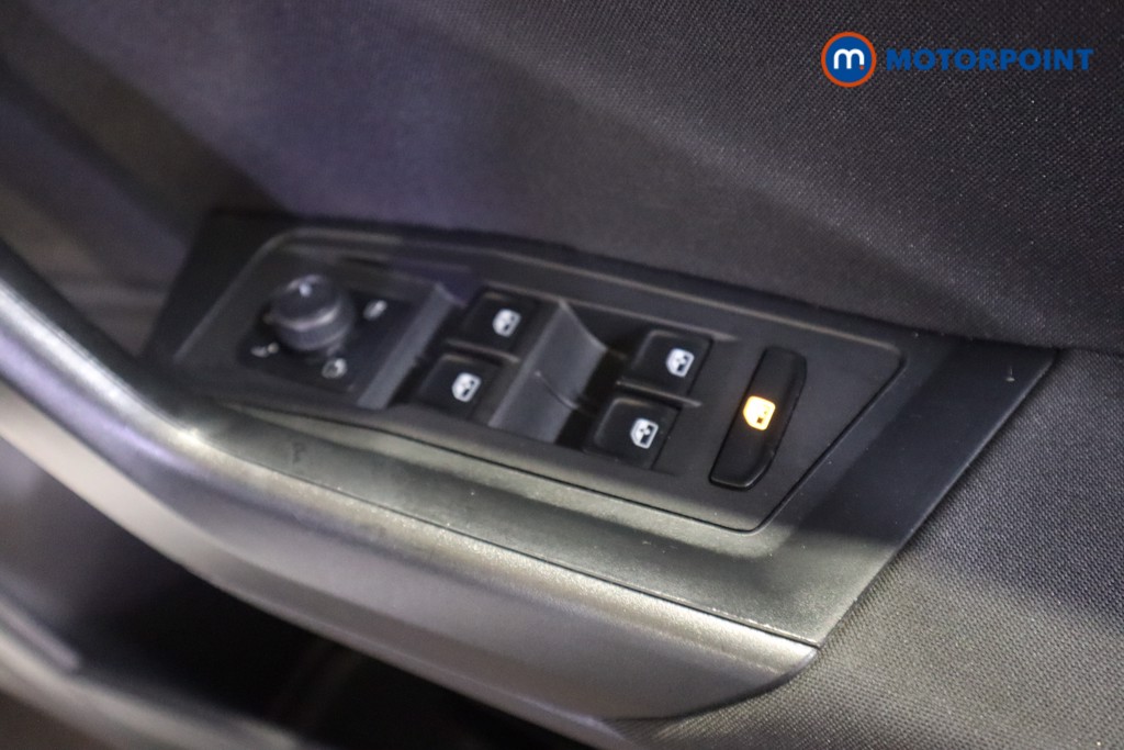 Volkswagen T-Roc Life Manual Petrol SUV - Stock Number (1595179) - 11th supplementary image