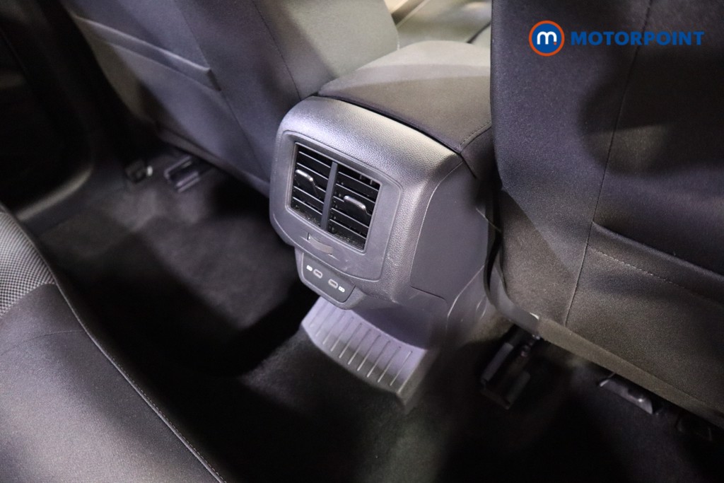 Volkswagen T-Roc Life Manual Petrol SUV - Stock Number (1595179) - 19th supplementary image