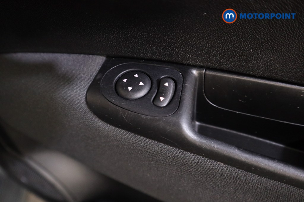 Fiat 500 Lounge Manual Petrol Hatchback - Stock Number (1583802) - 9th supplementary image