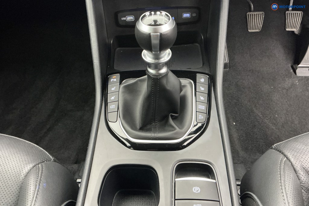 Hyundai Tucson Ultimate Manual Petrol SUV - Stock Number (1583833) - 14th supplementary image