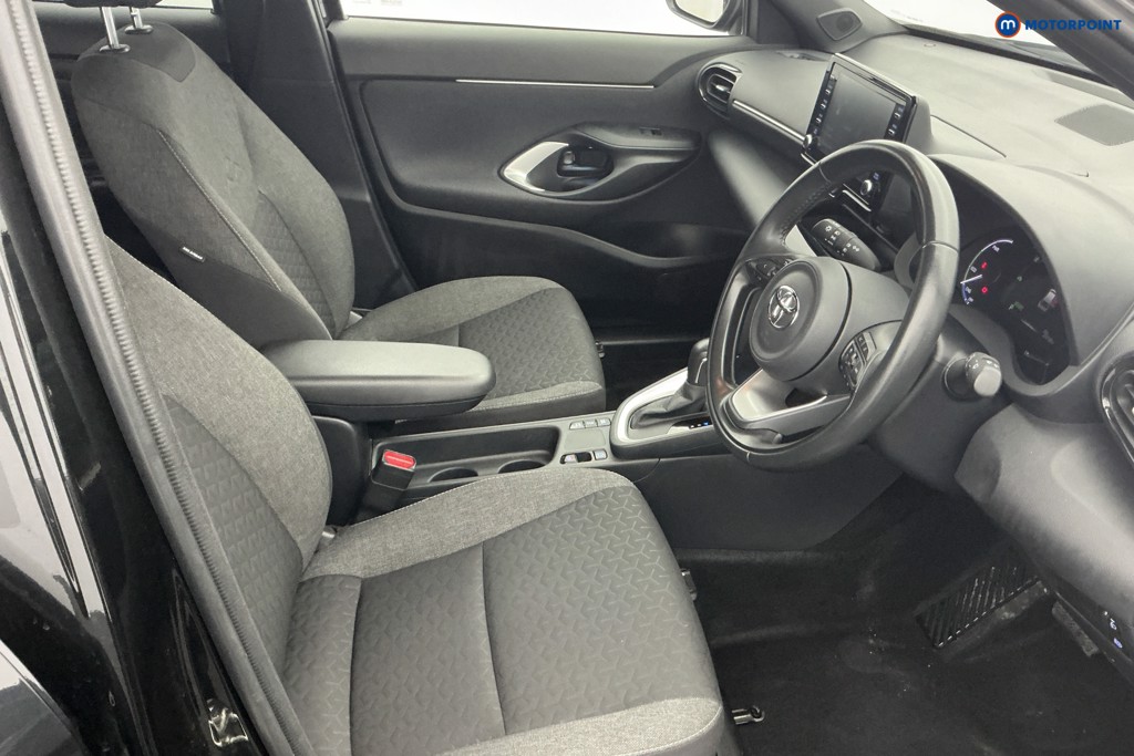 Toyota Yaris Cross Design Automatic Petrol-Electric Hybrid Estate - Stock Number (1584231) - 5th supplementary image