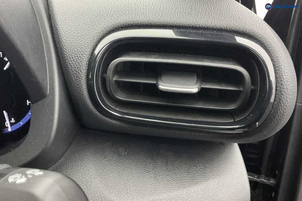 Toyota Yaris Cross Design Automatic Petrol-Electric Hybrid Estate - Stock Number (1584231) - 17th supplementary image