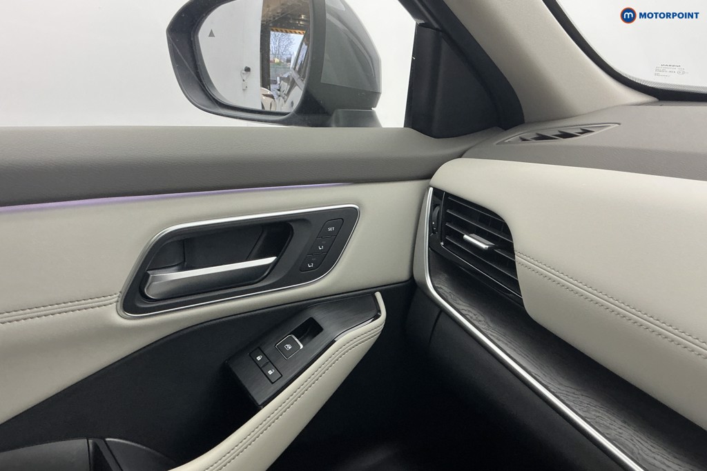 Nissan X-Trail Tekna Automatic Petrol-Electric Hybrid SUV - Stock Number (1584892) - 17th supplementary image