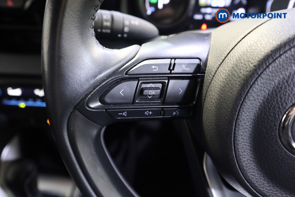 Toyota Yaris Design Automatic Petrol-Electric Hybrid Hatchback - Stock Number (1588985) - 3rd supplementary image