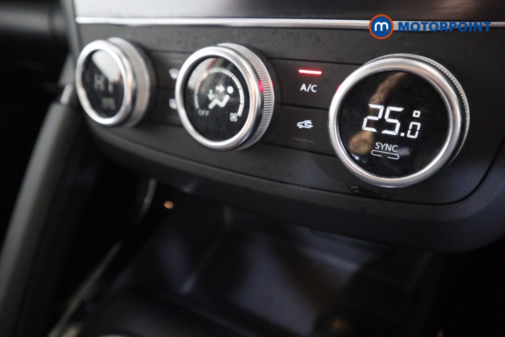 Renault Kadjar Iconic Manual Petrol SUV - Stock Number (1589593) - 8th supplementary image