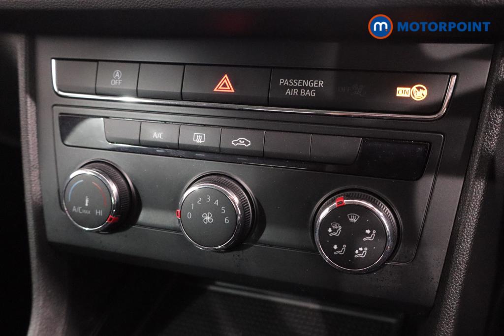 Seat Leon Se Dynamic Technology Manual Petrol Hatchback - Stock Number (1590529) - 4th supplementary image