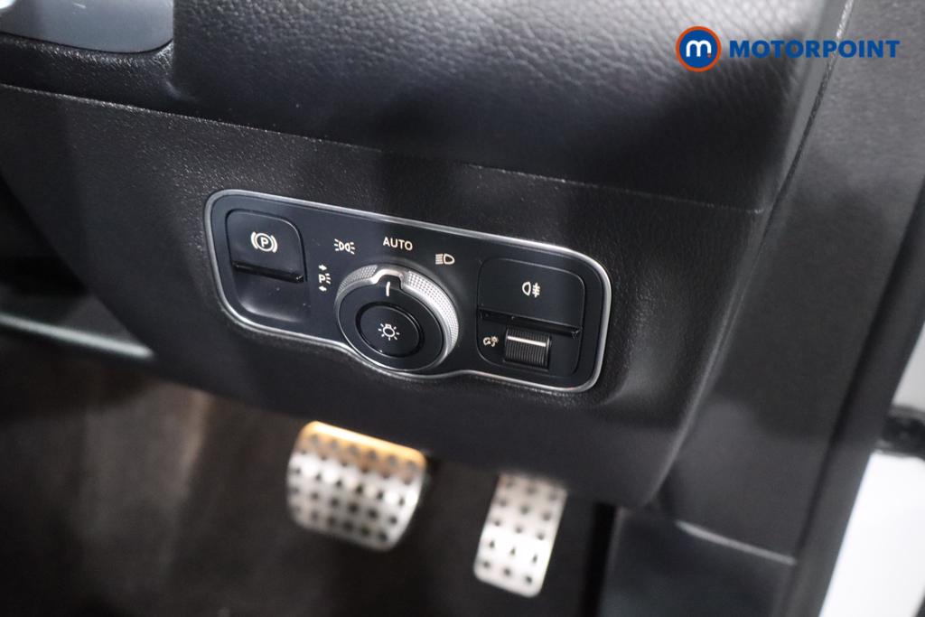 Mercedes-Benz GLB Amg Line Automatic Petrol SUV - Stock Number (1591247) - 11th supplementary image