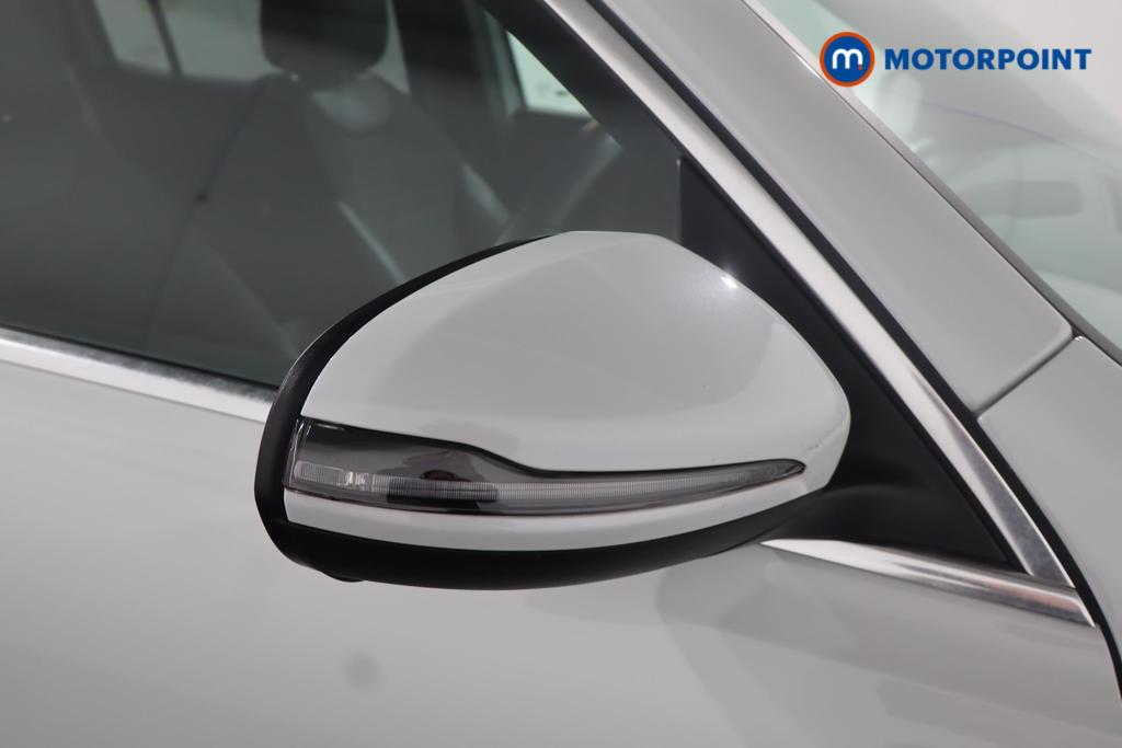 Mercedes-Benz GLB Amg Line Automatic Petrol SUV - Stock Number (1591247) - 23rd supplementary image