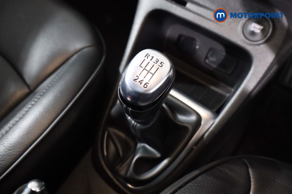 Renault Captur Gt Line Manual Petrol SUV - Stock Number (1591436) - 14th supplementary image