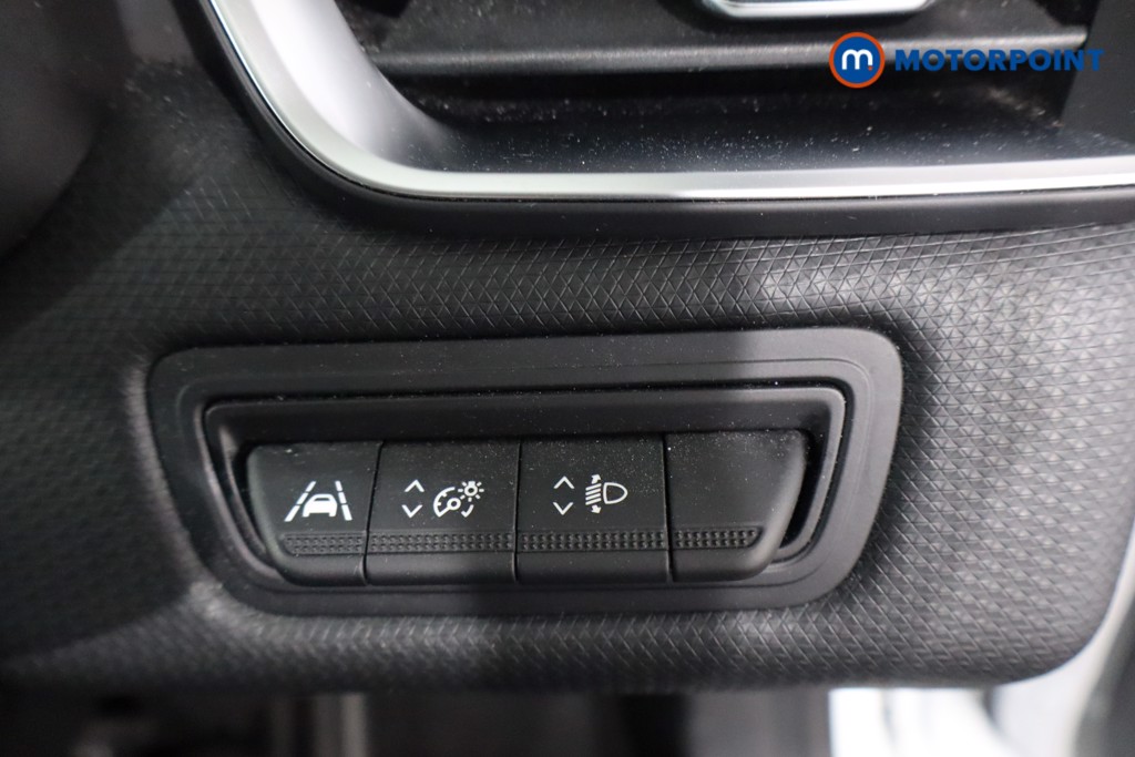 Renault Clio Iconic Edition Manual Petrol Hatchback - Stock Number (1591672) - 21st supplementary image