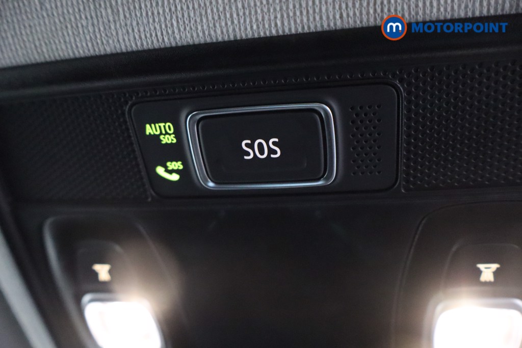 Renault Clio Iconic Edition Manual Petrol Hatchback - Stock Number (1591672) - 25th supplementary image