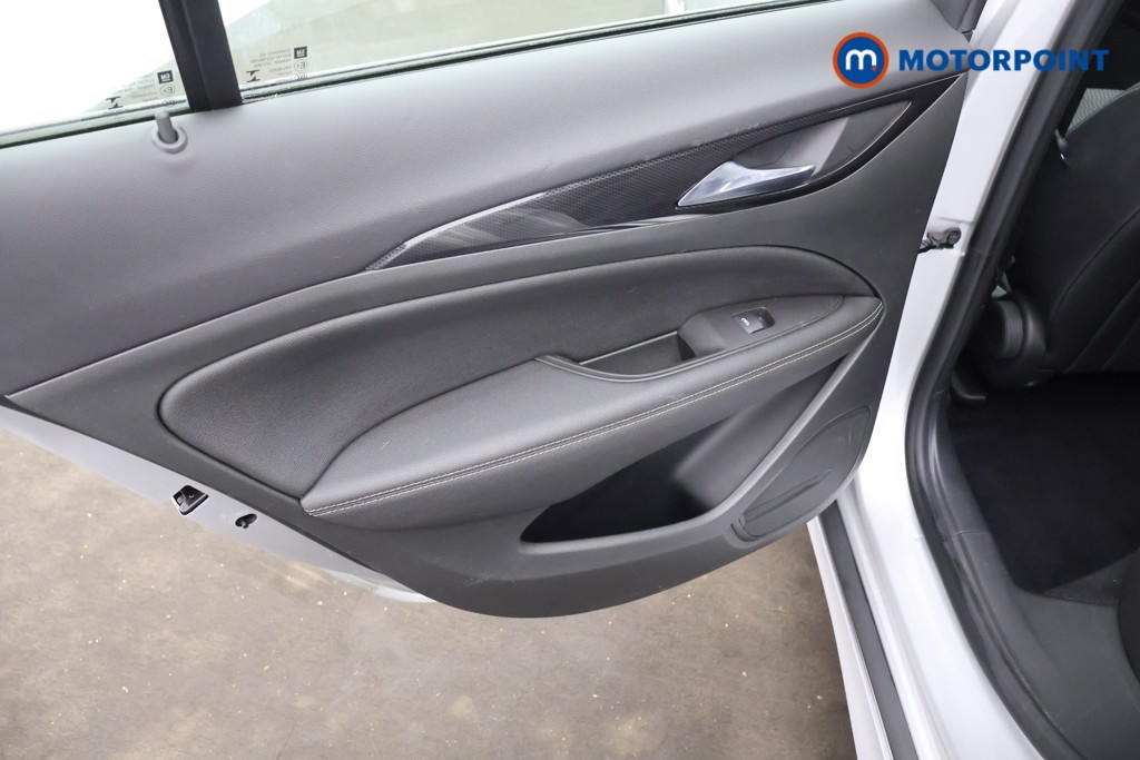 Vauxhall Insignia Sri Vx-Line Manual Petrol Hatchback - Stock Number (1592486) - 21st supplementary image