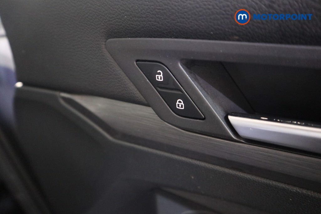 Volkswagen Golf Style Manual Petrol Hatchback - Stock Number (1592922) - 12th supplementary image