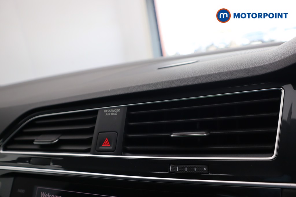 Volkswagen Tiguan R-Line Automatic Petrol SUV - Stock Number (1593776) - 11th supplementary image