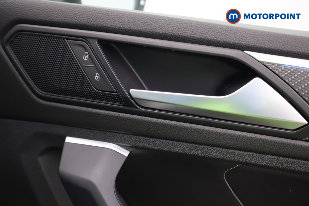 Volkswagen Tiguan R-Line Automatic Petrol SUV - Stock Number (1593776) - 22nd supplementary image